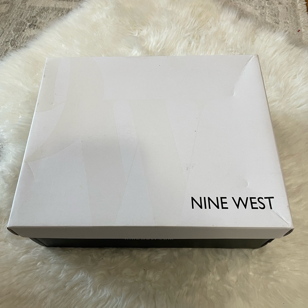 NINE WEST SANDALS - Picture 4 of 5
